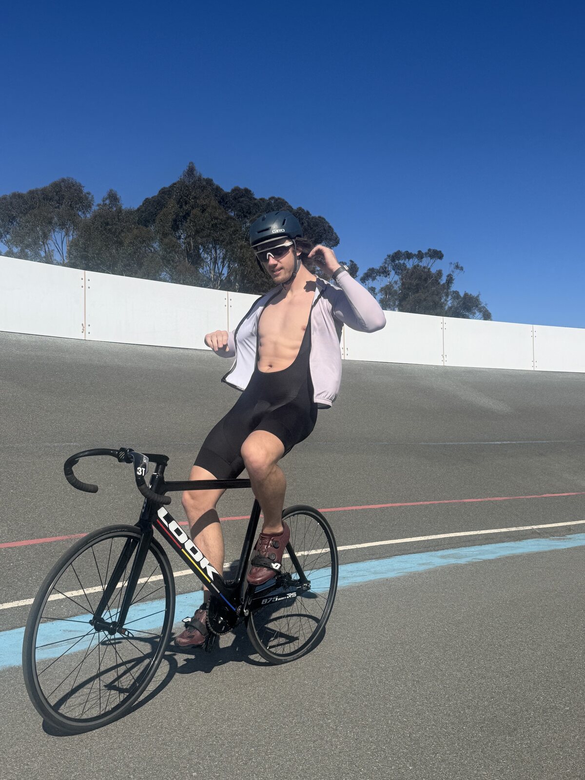 Matthew on the velodrome with his LOOK 875 RS track frame, race kit unzipped